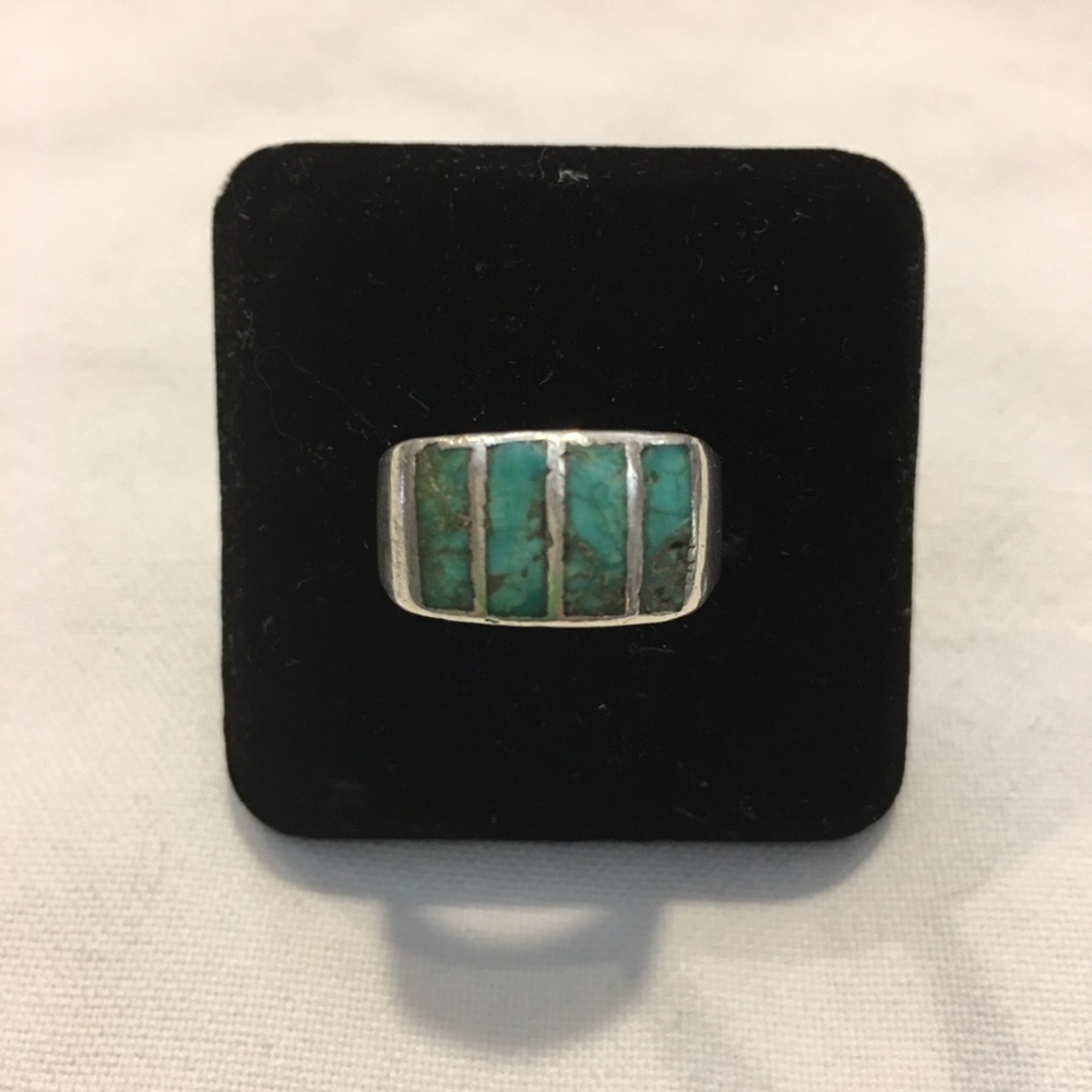 Vintage turquoise & silver ring. Size 9 1/2.